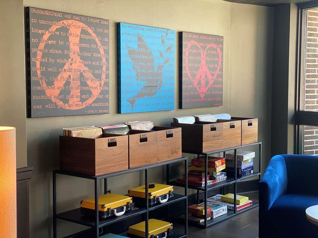 The Highlander Hotel, Ascend Hotel Collection Iowa City Fasilitas foto