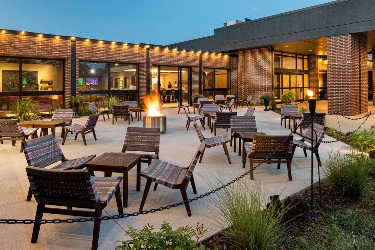 The Highlander Hotel, Ascend Hotel Collection Iowa City Bagian luar foto