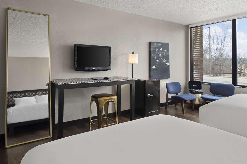 The Highlander Hotel, Ascend Hotel Collection Iowa City Ruang foto