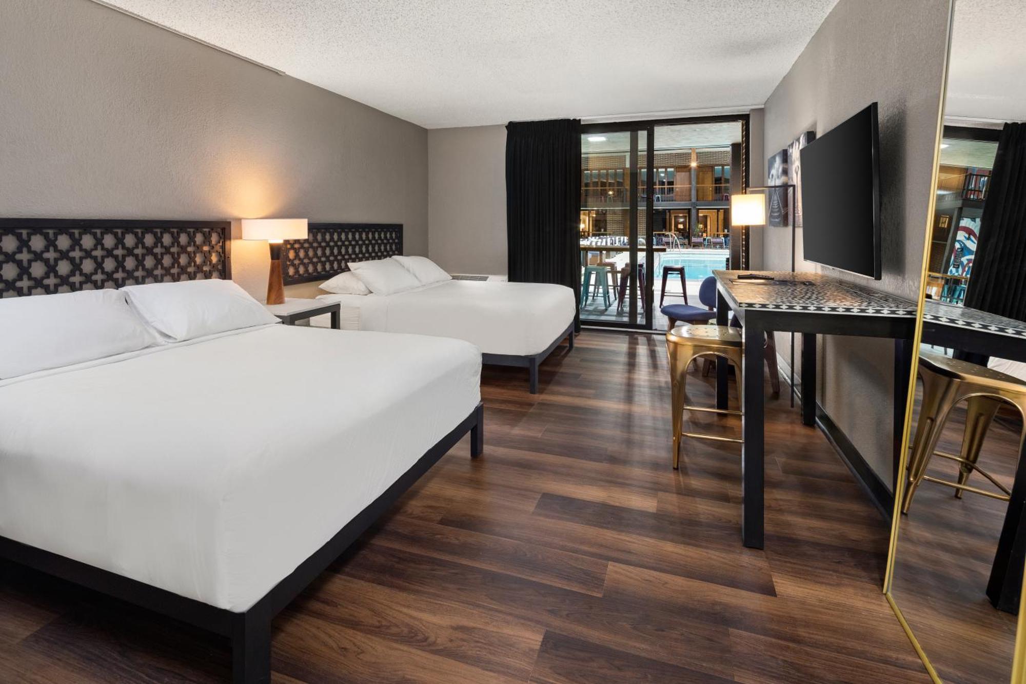 The Highlander Hotel, Ascend Hotel Collection Iowa City Bagian luar foto