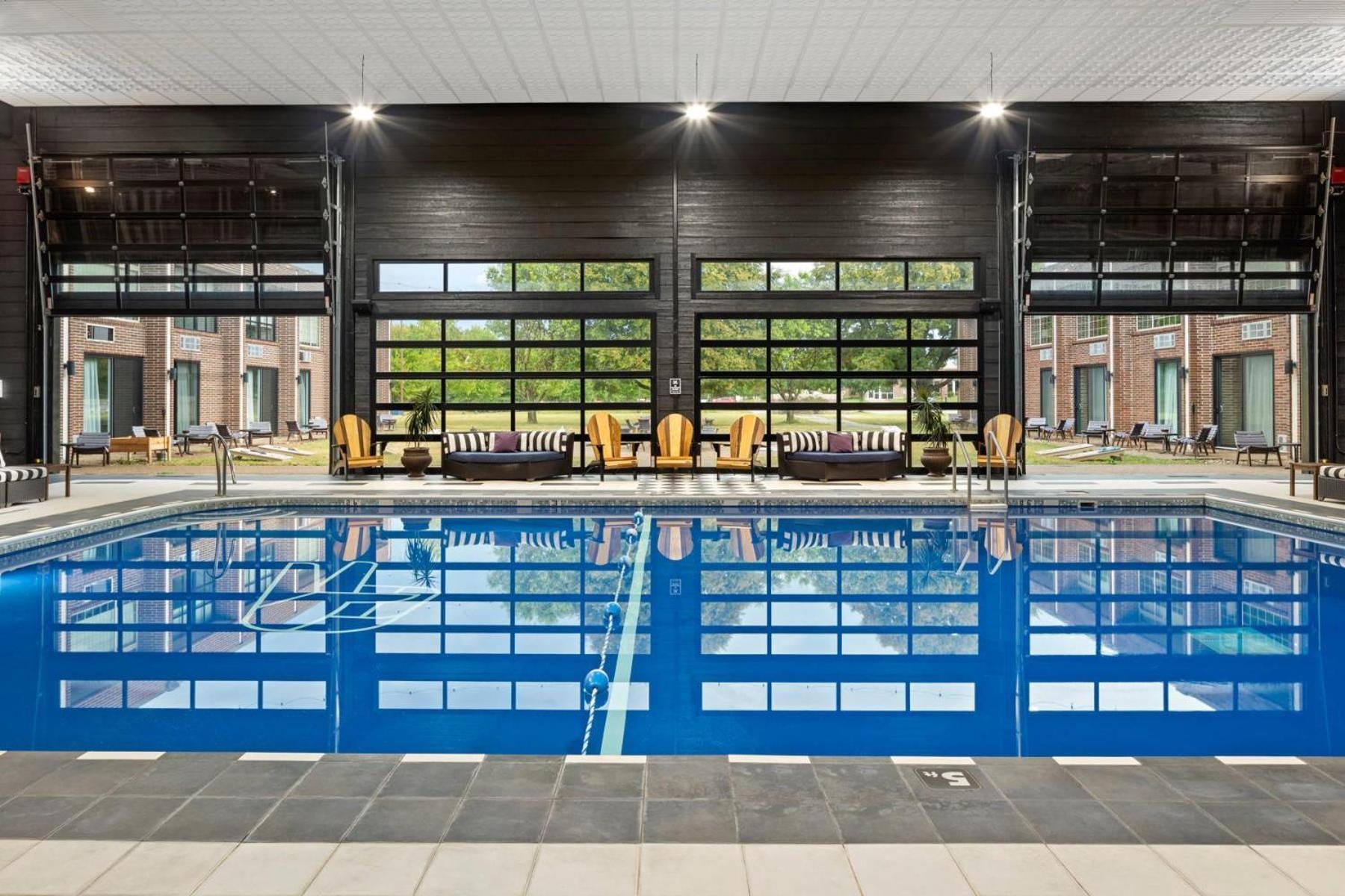 The Highlander Hotel, Ascend Hotel Collection Iowa City Bagian luar foto